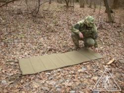 Каремат раскладывается в ровную площадку длиной 195 см.